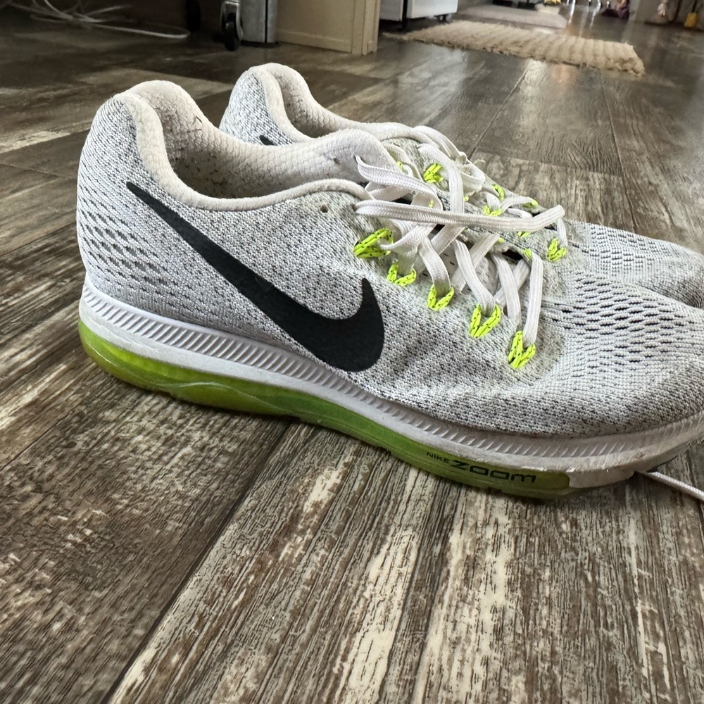 Nike White and Lime Green Zoom Sneakers